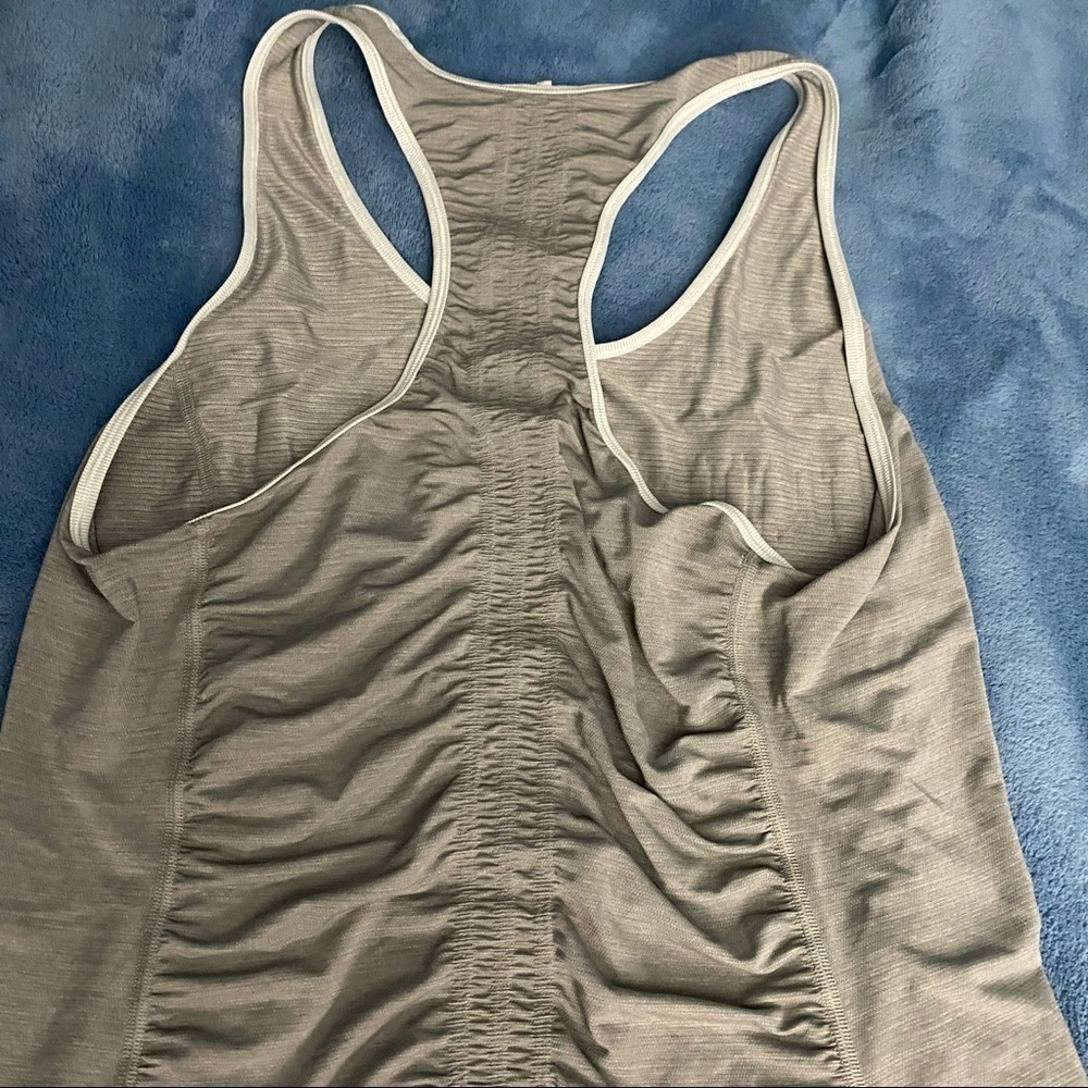 𝅺lululemon runner up racerback - Picture 8 of 8